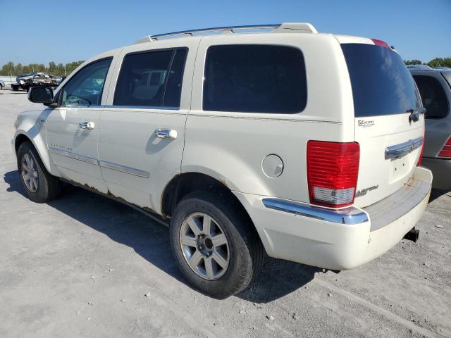 1A8HW58N48F158874 - 2008 CHRYSLER ASPEN LIMITED WHITE photo 2