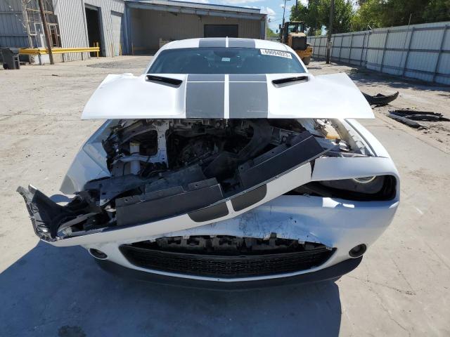 2C3CDZAG5GH264858 - 2016 DODGE CHALLENGER SXT WHITE photo 5