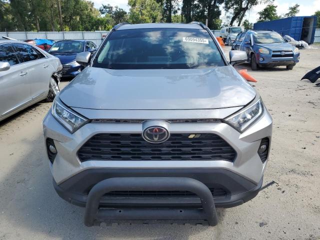 2T3W1RFV3KW028419 - 2019 TOYOTA RAV4 XLE GRAY photo 5
