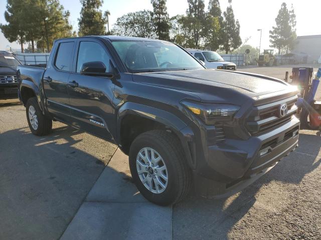 3TMKB5FNXSM034398 - 2025 TOYOTA TACOMA DOUBLE CAB GRAY photo 4