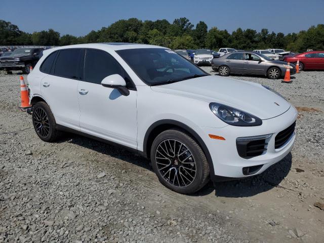 WP1AA2A20GLA02285 - 2016 PORSCHE CAYENNE WHITE photo 4