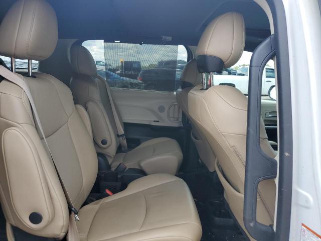 5TDJRKEC1MS007972 - 2021 TOYOTA SIENNA XLE WHITE photo 11