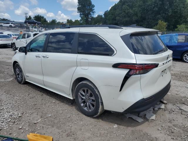 5TDJRKEC1MS007972 - 2021 TOYOTA SIENNA XLE WHITE photo 2