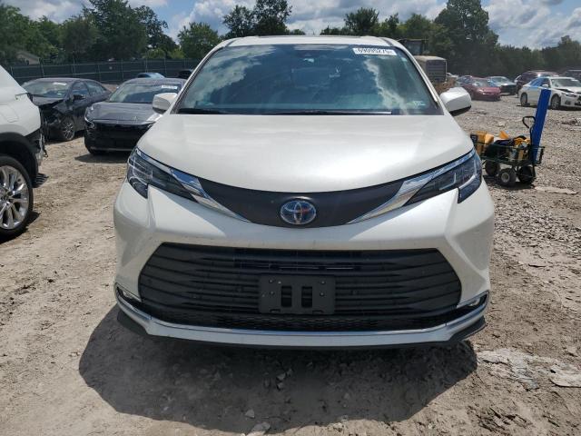 5TDJRKEC1MS007972 - 2021 TOYOTA SIENNA XLE WHITE photo 5