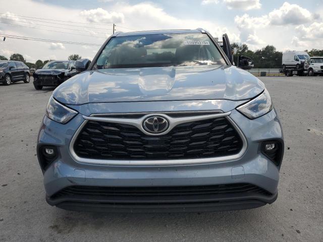 5TDGZRAH2MS085584 - 2021 TOYOTA HIGHLANDER XLE BLUE photo 5