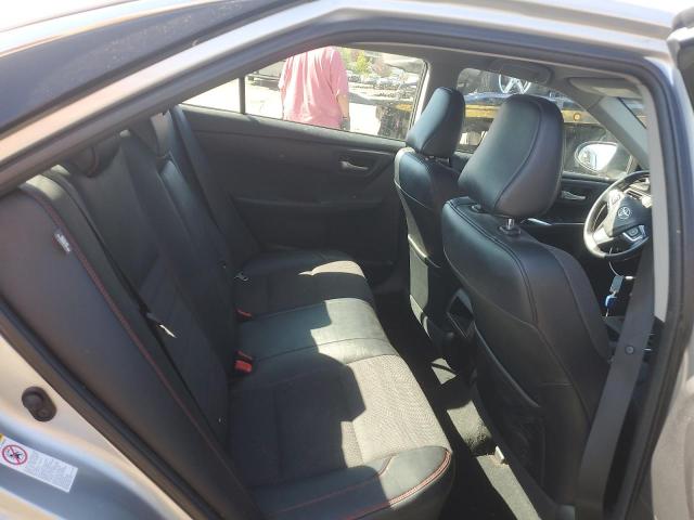 4T1BF1FK7GU576396 - 2016 TOYOTA CAMRY LE SILVER photo 10