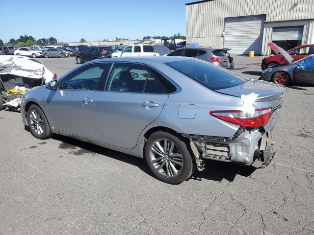 4T1BF1FK7GU576396 - 2016 TOYOTA CAMRY LE SILVER photo 2