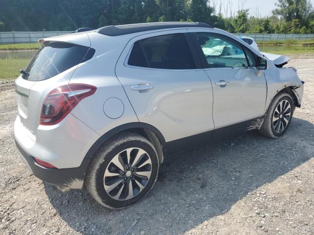 KL4CJESM4NB519405 - 2022 BUICK ENCORE PREFERRED ვერცხლისფერი ფოტო 3