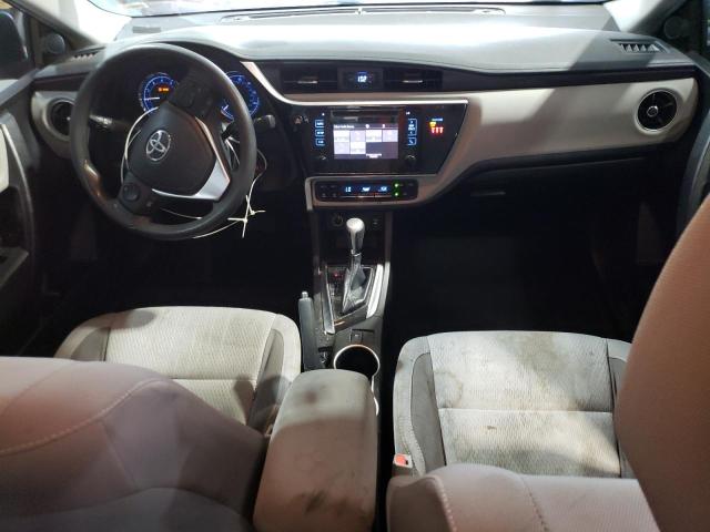 5YFBURHE8JP822425 - 2018 TOYOTA COROLLA L ნაცრისფერი ფოტო 8