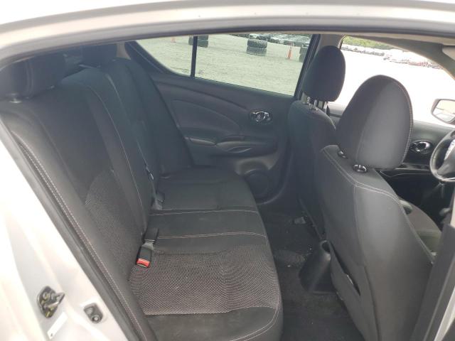 3N1CN7AP7KL817655 - 2019 NISSAN VERSA S Silber Foto 10