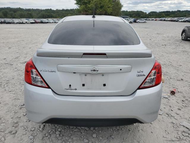 3N1CN7AP7KL817655 - 2019 NISSAN VERSA S Silber Foto 6