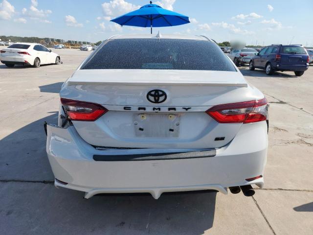 4T1G11AKXPU160175 - 2023 TOYOTA CAMRY SE NIGHT SHADE WHITE photo 6