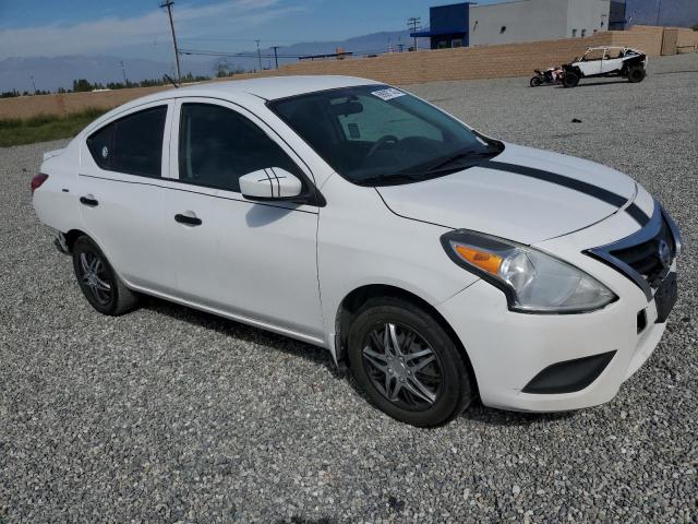 3N1CN7AP3HL833747 - 2017 NISSAN VERSA S WHITE photo 4