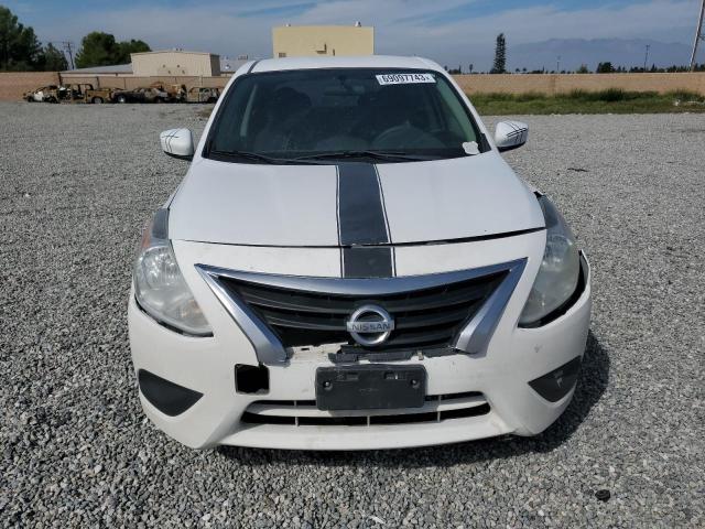 3N1CN7AP3HL833747 - 2017 NISSAN VERSA S WHITE photo 5