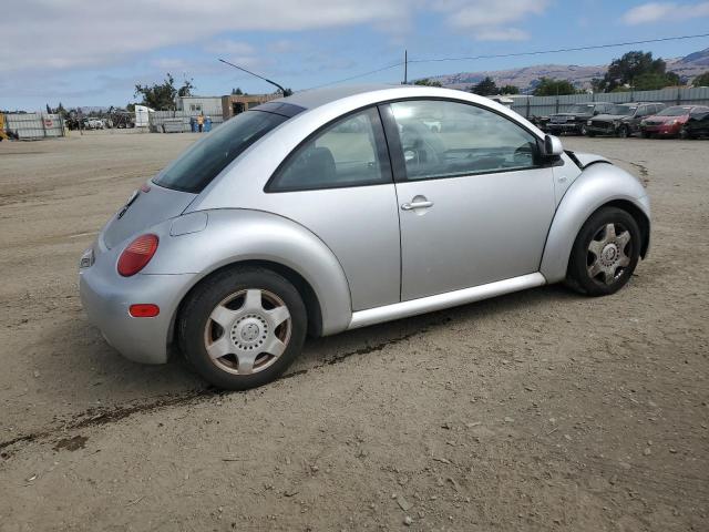 3VWCD21C9YM499862 - 2000 VOLKSWAGEN NEW BEETLE GLS Արծաթագույն լուսանկար 3