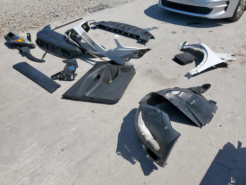 1FMCU0F72HUD10317 - 2017 FORD ESCAPE S 白色 照片 13