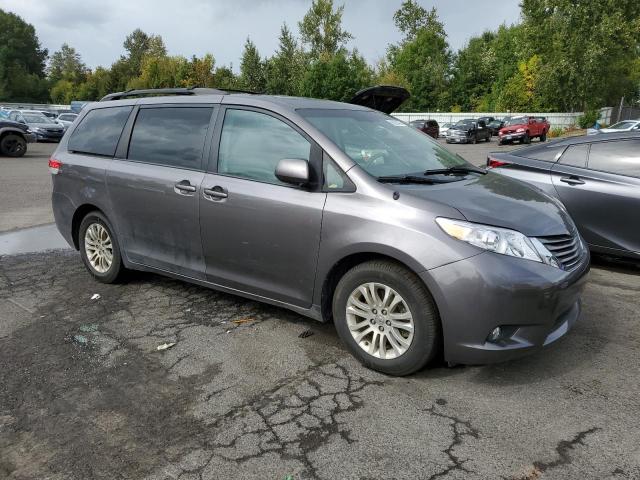 5TDYK3DC2BS165891 - 2011 TOYOTA SIENNA XLE GRAY photo 4