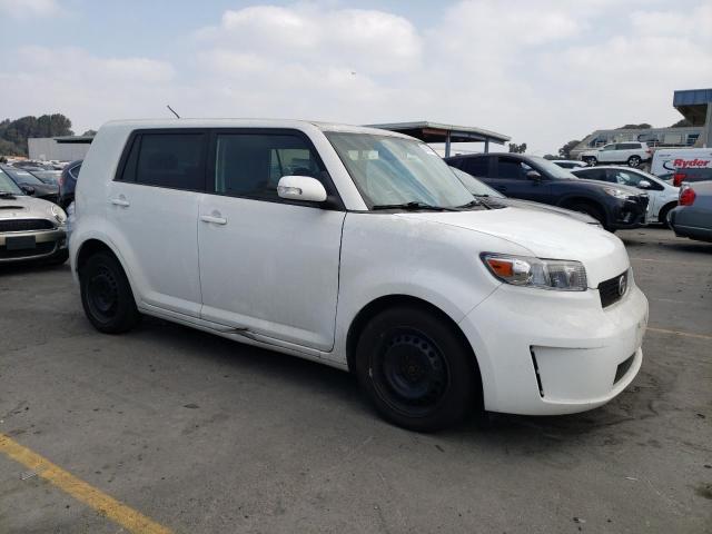 JTLKE50E981007297 - 2008 TOYOTA SCION XB WHITE photo 4