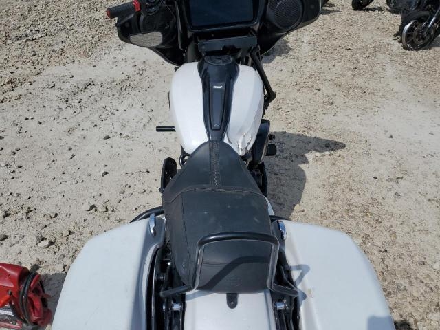 1HD1KB715RB628385 - 2024 HARLEY-DAVIDSON FLHX WHITE photo 6