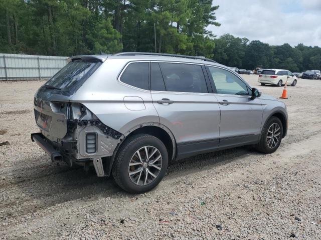 3VV2B7AX4KM096823 - 2019 VOLKSWAGEN TIGUAN SE Күміс фото 3