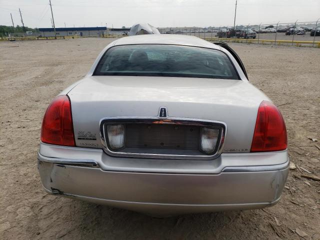 2LNBL8CV9AX631656 - 2010 LINCOLN TOWN CAR SIGNATURE LIMITED SILVER photo 6