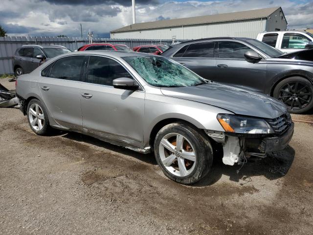 1VWBN7A32DC080334 - 2013 VOLKSWAGEN PASSAT SE 银色 照片 4