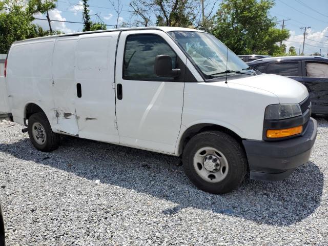 1GCWGAFP4J1212041 - 2018 CHEVROLET EXPRESS G2 WHITE photo 4