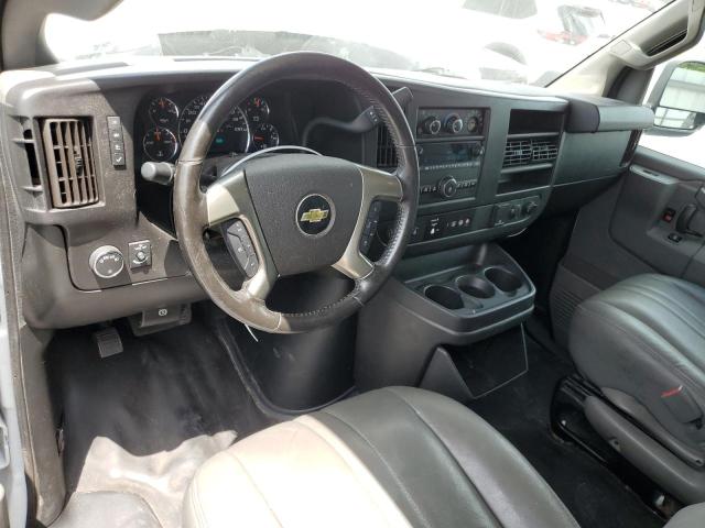 1GCWGAFP4J1212041 - 2018 CHEVROLET EXPRESS G2 WHITE photo 8