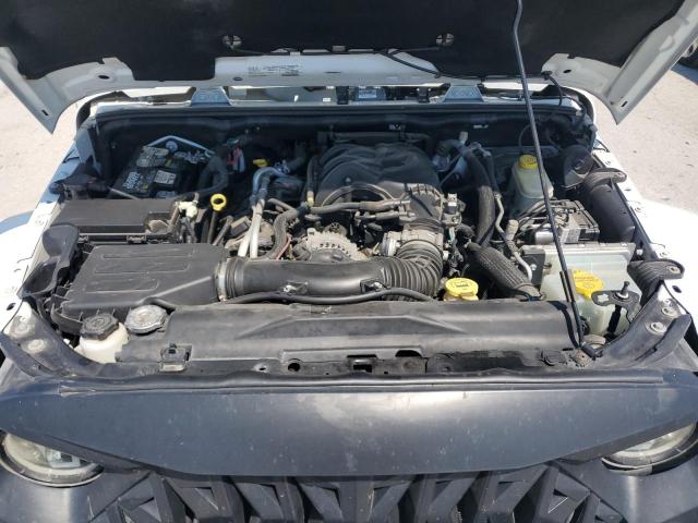 1C4BJWEG8GL255745 - 2016 JEEP WRANGLER U SAHARA WHITE photo 11