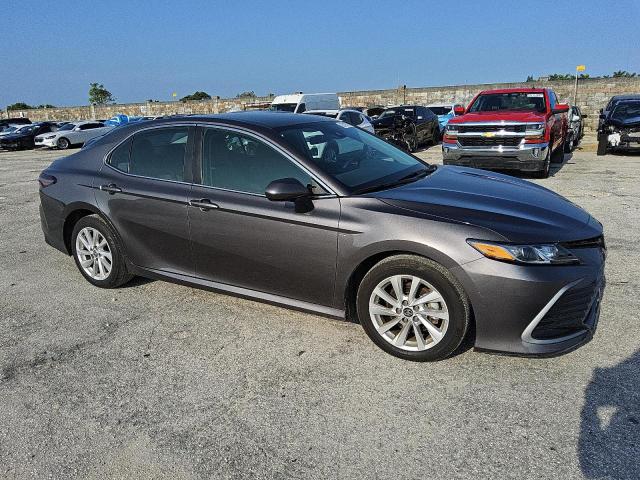 4T1C11AK9PU834847 - 2023 TOYOTA CAMRY LE 灰色 照片 4