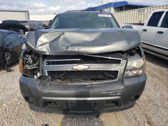 1GNSCAE03BR170437 - 2011 CHEVROLET TAHOE C1500  LS GRAY photo 5