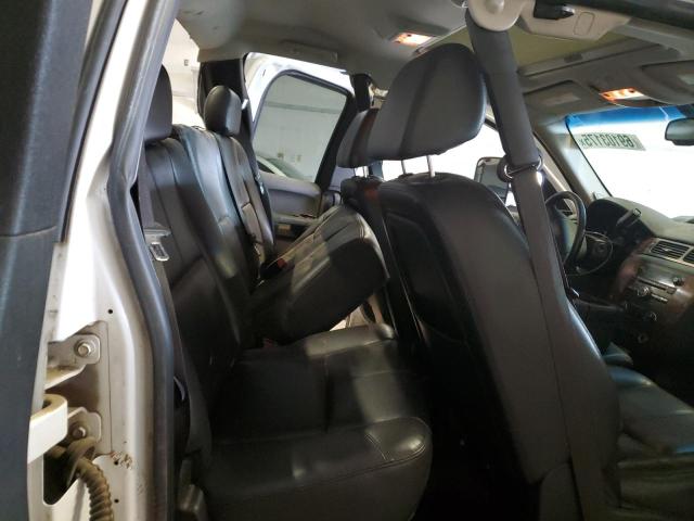 1GCHK29628E214826 - 2008 CHEVROLET SILVERADO K2500 HEAVY DUTY WHITE photo 10