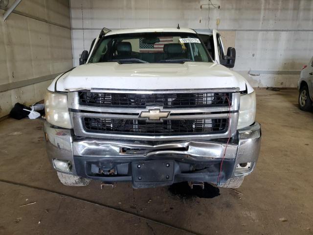 1GCHK29628E214826 - 2008 CHEVROLET SILVERADO K2500 HEAVY DUTY WHITE photo 5
