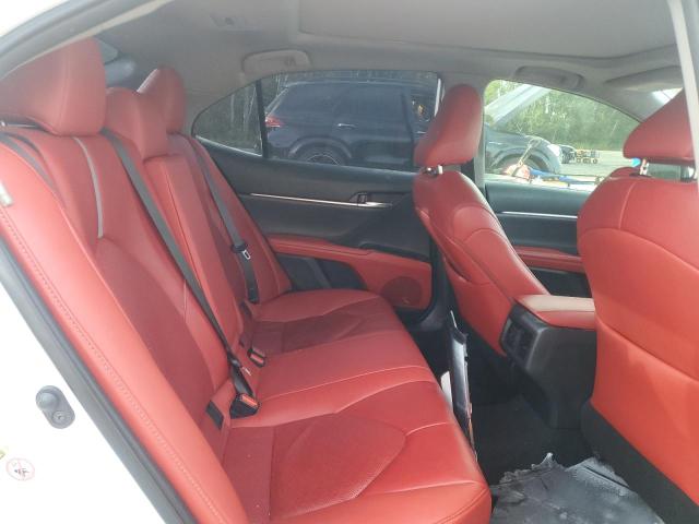 4T1B61HK8KU179639 - 2019 TOYOTA CAMRY XSE WHITE photo 10