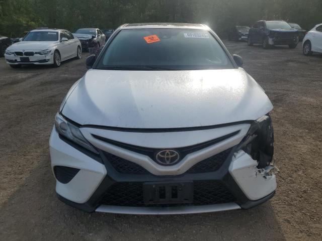 4T1B61HK8KU179639 - 2019 TOYOTA CAMRY XSE WHITE photo 5