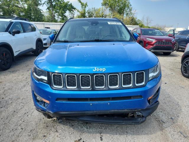 3C4NJDBBXJT402279 - 2018 JEEP COMPASS LATITUDE BLUE photo 5