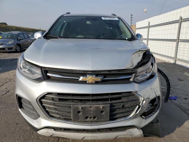 3GNCJPSB5HL250762 - 2017 CHEVROLET TRAX 1LT Gümüş foto 5