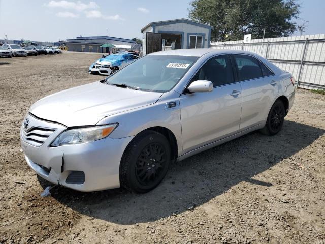 4T1BF3EK6AU060955 - 2010 TOYOTA CAMRY BASE ვერცხლისფერი ფოტო 1