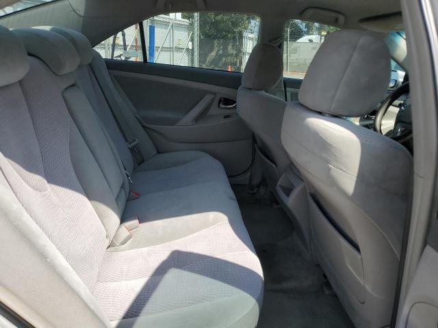 4T1BF3EK6AU060955 - 2010 TOYOTA CAMRY BASE ვერცხლისფერი ფოტო 10