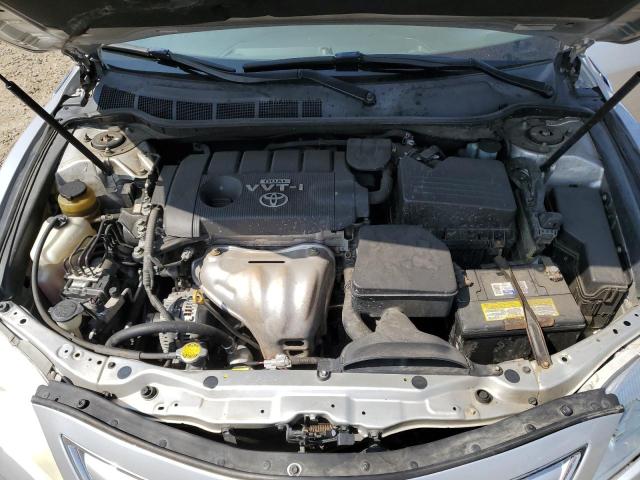 4T1BF3EK6AU060955 - 2010 TOYOTA CAMRY BASE ვერცხლისფერი ფოტო 11