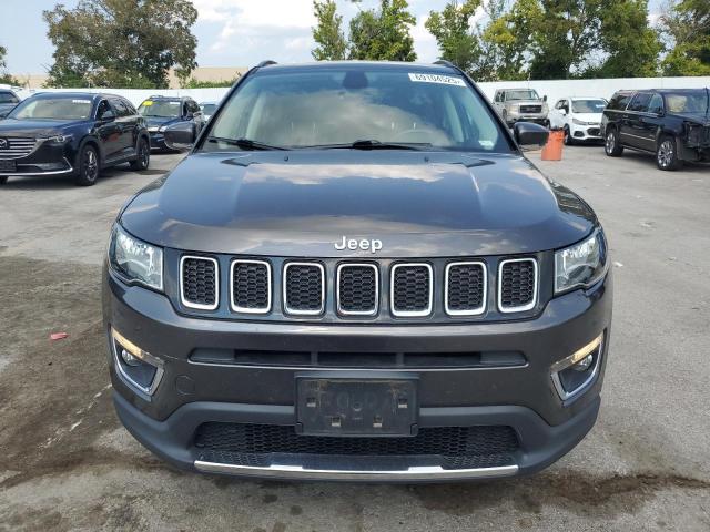3C4NJDCB0JT259292 - 2018 JEEP COMPASS LIMITED 灰色 照片 5