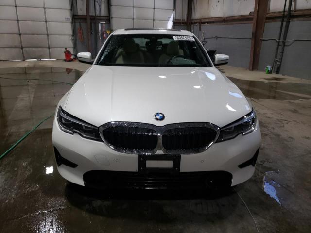 3MW5R7J04M8C08278 - 2021 BMW 330XI WHITE photo 5