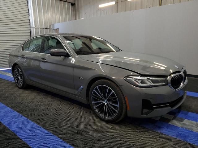 WBA13AG04NCK51226 - 2022 BMW 530E GRAY photo 4