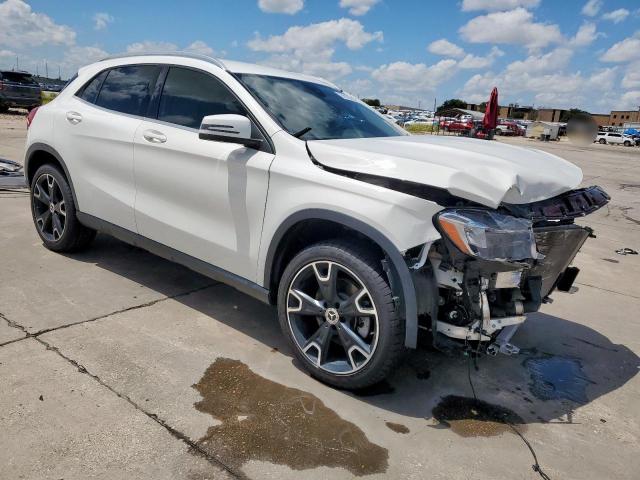 WDCTG4EB4LU026778 - 2020 MERCEDES-BENZ GLA 250 WHITE photo 4