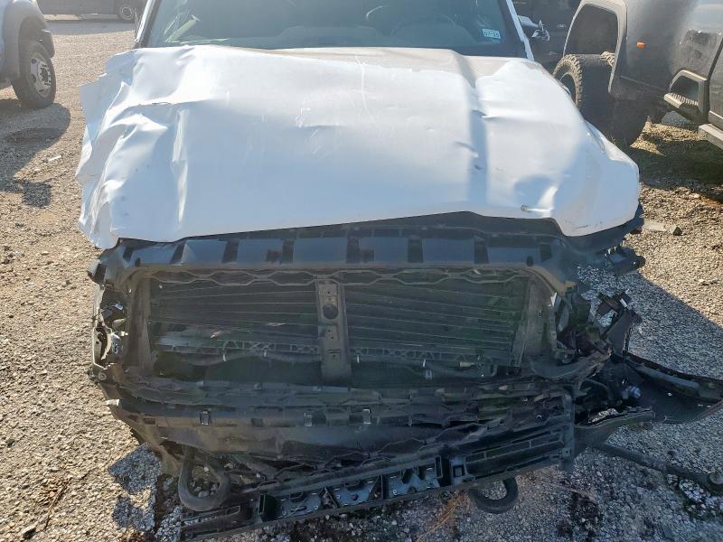 3C7WRMBL9MG684372 - 2021 RAM 5500 白色 照片 11