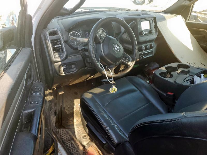 3C7WRMBL9MG684372 - 2021 RAM 5500 白色 照片 8