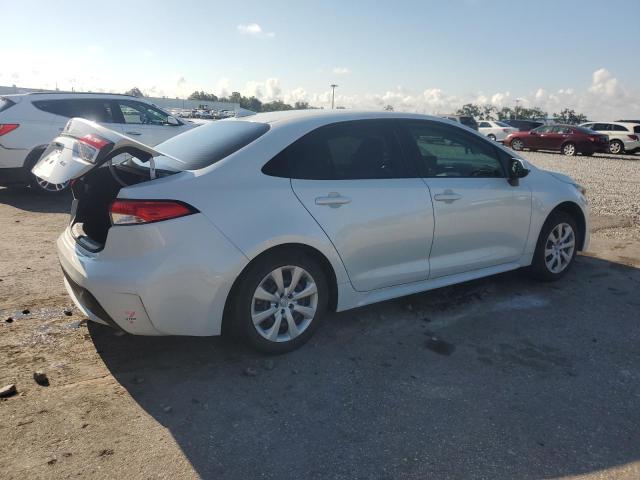 5YFEPMAE2NP382760 - 2022 TOYOTA COROLLA LE WHITE photo 3