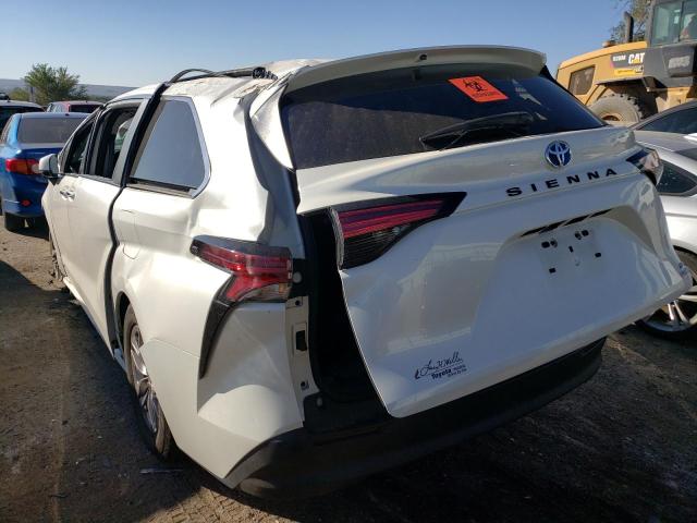 5TDJRKEC6MS021138 - 2021 TOYOTA SIENNA XLE WHITE photo 2