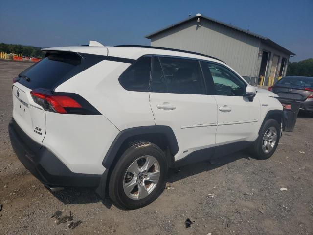 2T3RWRFV0MW128527 - 2021 TOYOTA RAV4 XLE WHITE photo 3
