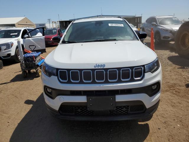 3C4NJDBB4NT133007 - 2022 JEEP COMPASS LATITUDE WHITE photo 5